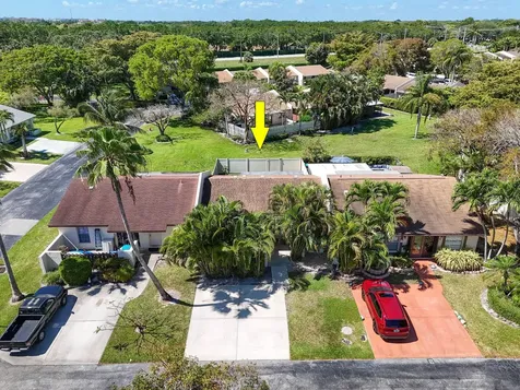 4 Knightsbridge Lane Boynton Beach FL 33426