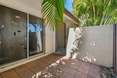 4 Knightsbridge Lane Boynton Beach FL 33426