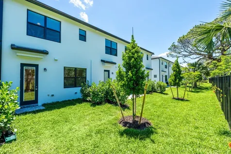4291 Efendi Drive Lantana FL 33462