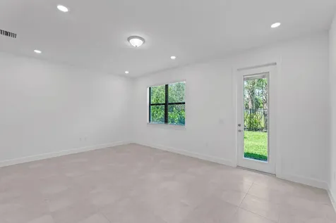 4291 Efendi Drive Lantana FL 33462