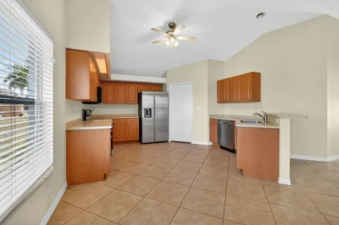 2902 NW 17th Avenue Cape Coral FL 33993