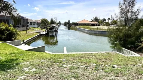2902 NW 17th Avenue Cape Coral FL 33993