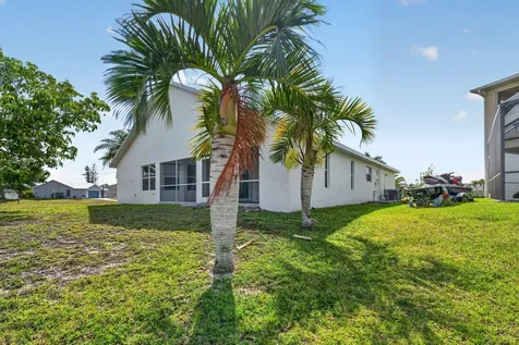 2902 NW 17th Avenue Cape Coral FL 33993
