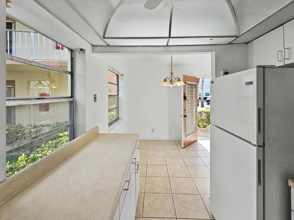 202 Piedmont E Delray Beach FL 33484