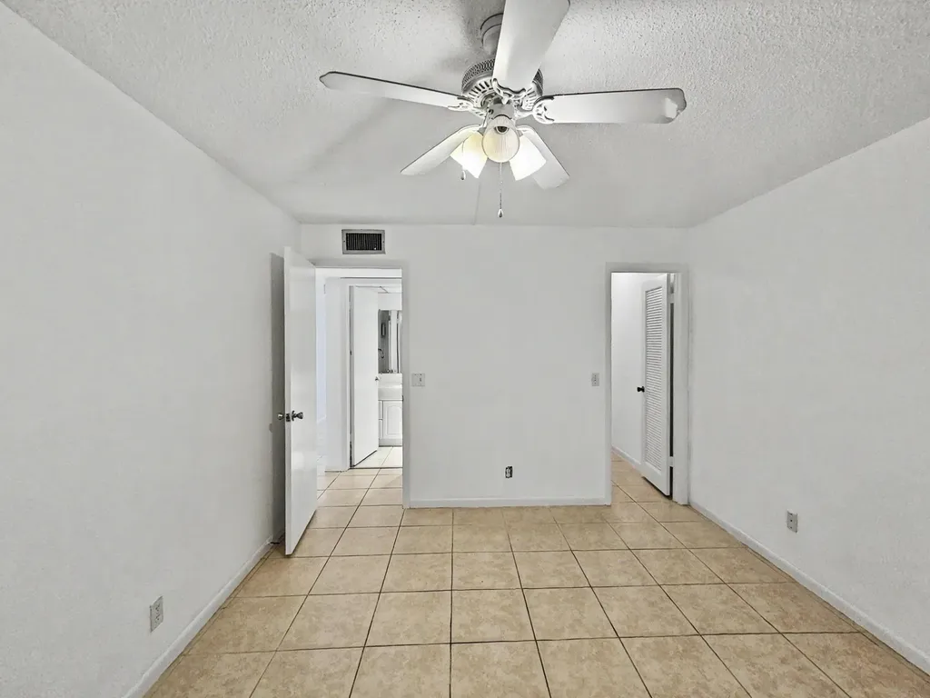 202 Piedmont E Delray Beach FL 33484