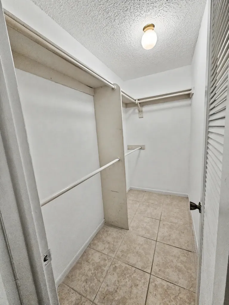 202 Piedmont E Delray Beach FL 33484