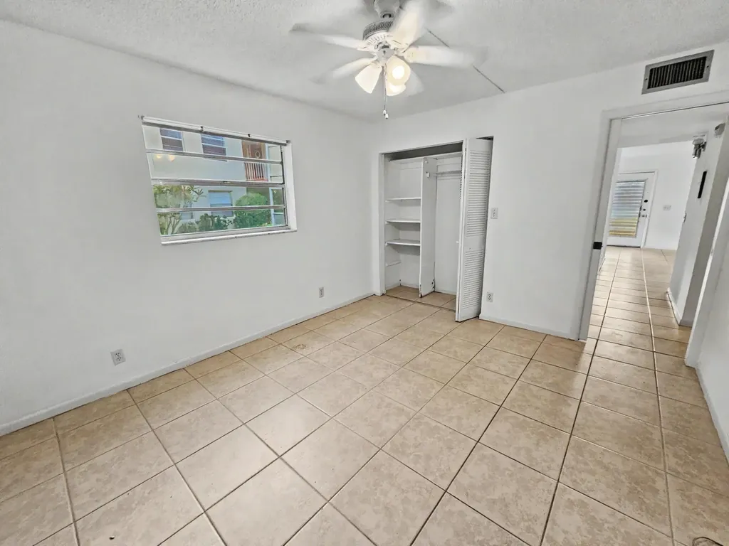202 Piedmont E Delray Beach FL 33484