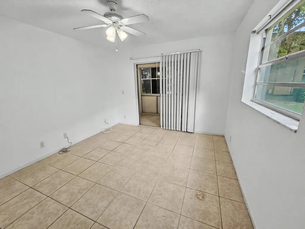 202 Piedmont E Delray Beach FL 33484