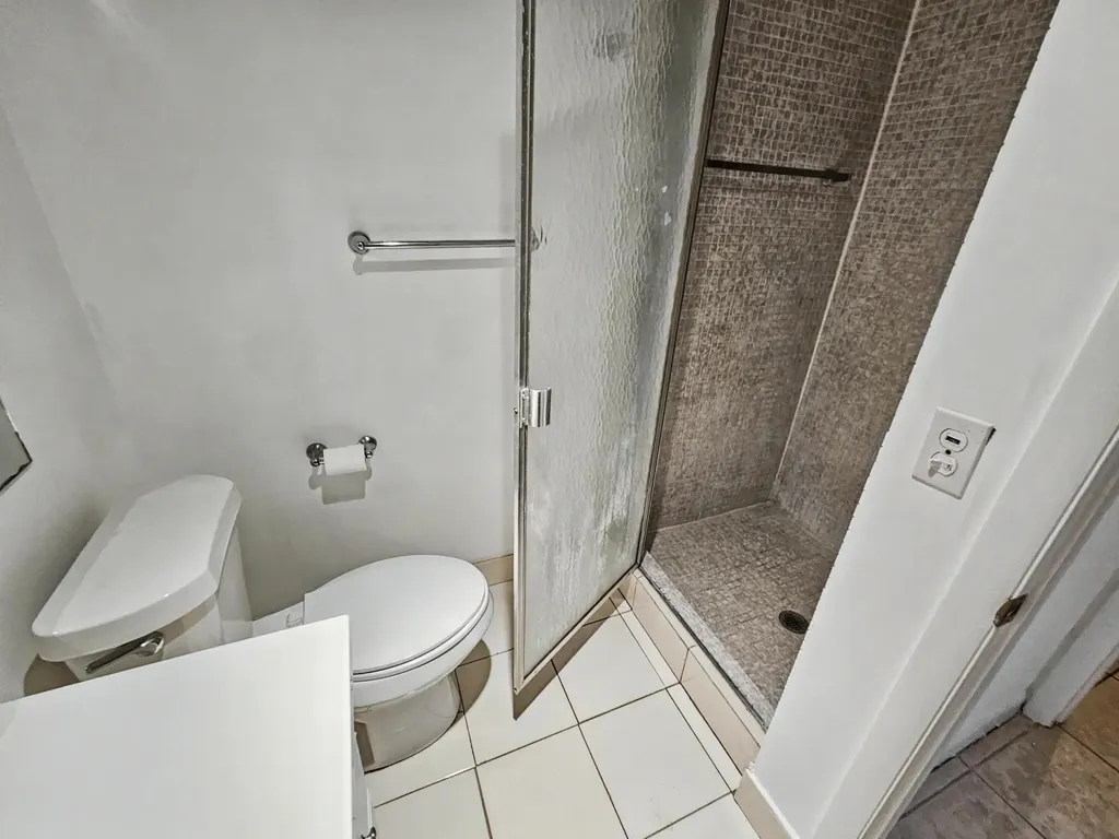 202 Piedmont E Delray Beach FL 33484