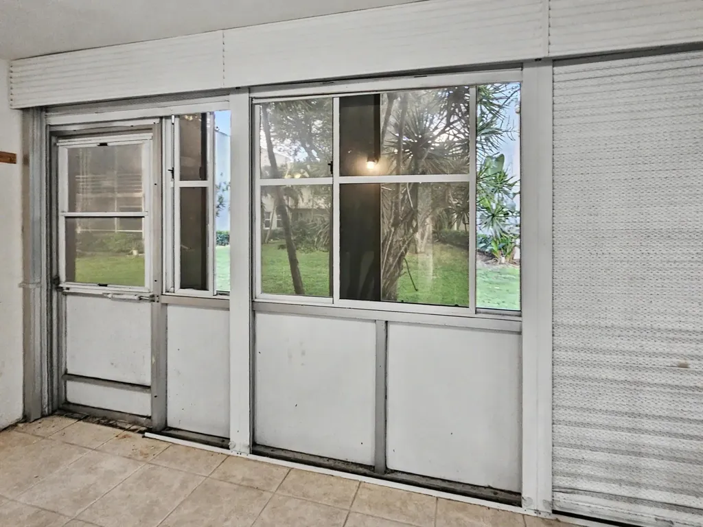 202 Piedmont E Delray Beach FL 33484