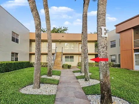 202 Piedmont E Delray Beach FL 33484