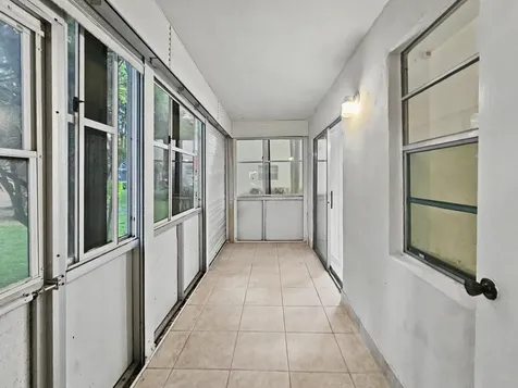 202 Piedmont E Delray Beach FL 33484