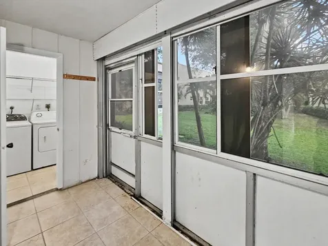 202 Piedmont E Delray Beach FL 33484