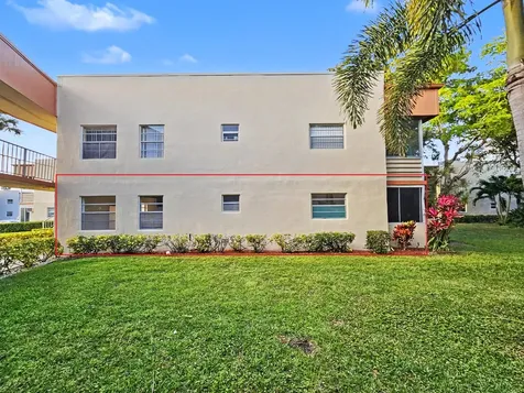 202 Piedmont E Delray Beach FL 33484
