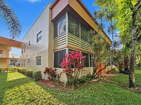 202 Piedmont E Delray Beach FL 33484