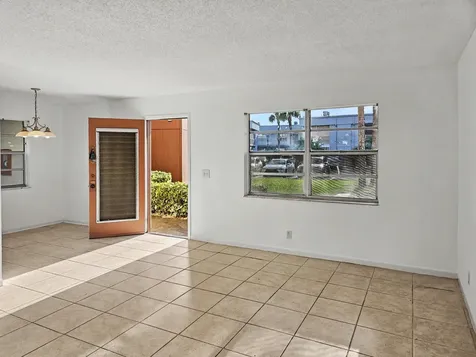 202 Piedmont E Delray Beach FL 33484