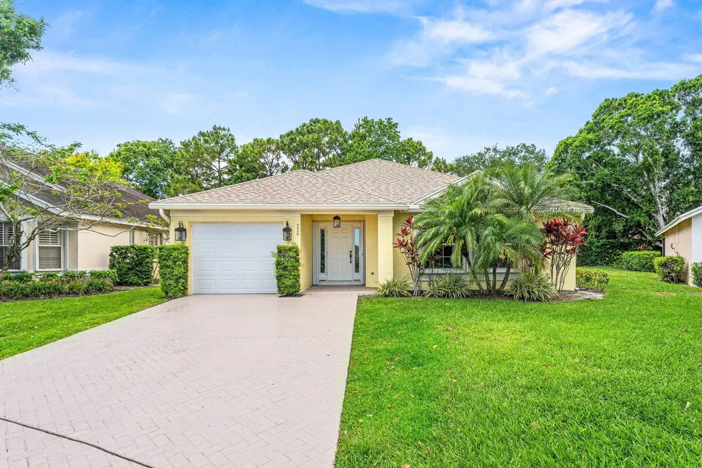 226 Moccasin Trail W Jupiter FL 33458