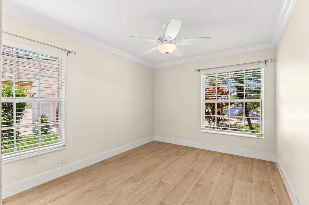 226 Moccasin Trail W Jupiter FL 33458