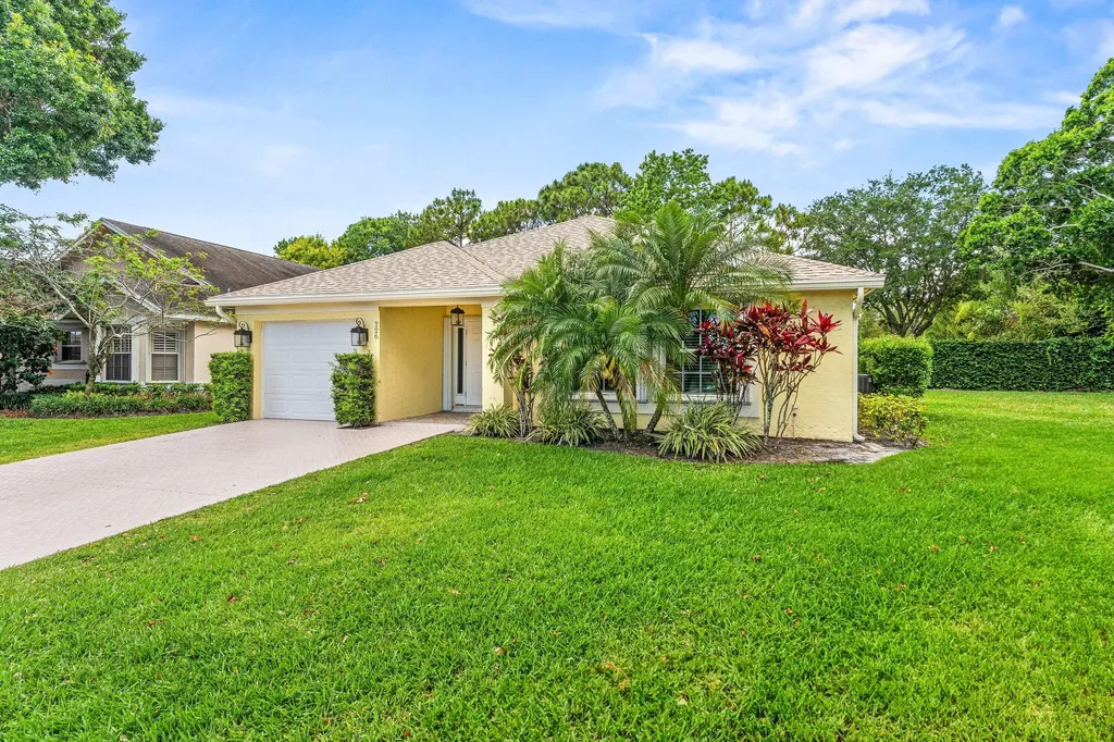 226 Moccasin Trail W Jupiter FL 33458
