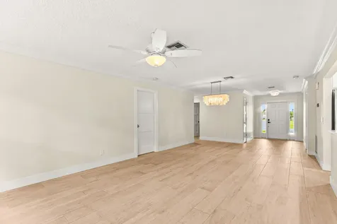 226 Moccasin Trail W Jupiter FL 33458