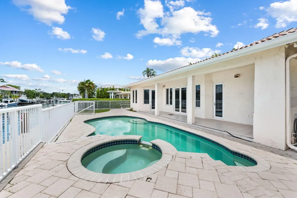 1630 SE 11th Street Fort Lauderdale FL 33316