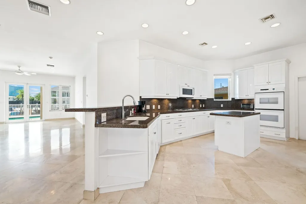 1630 SE 11th Street Fort Lauderdale FL 33316