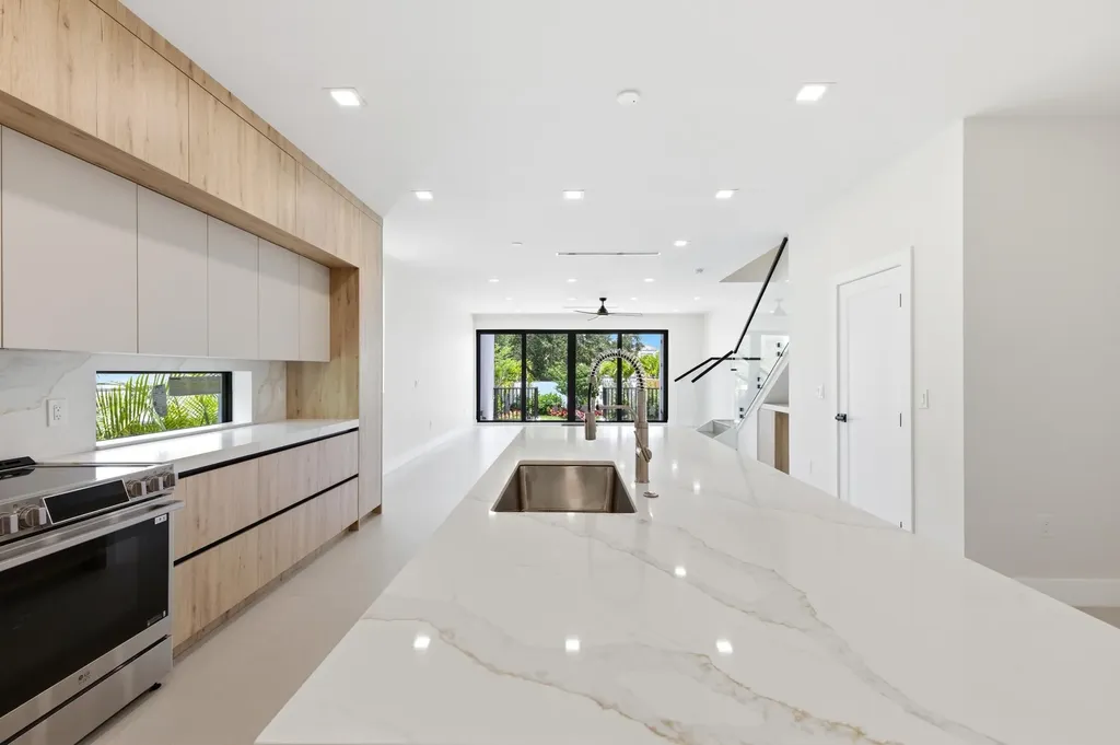 819 SW 1st Street Fort Lauderdale FL 33312
