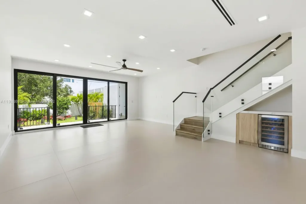 819 SW 1st Street Fort Lauderdale FL 33312