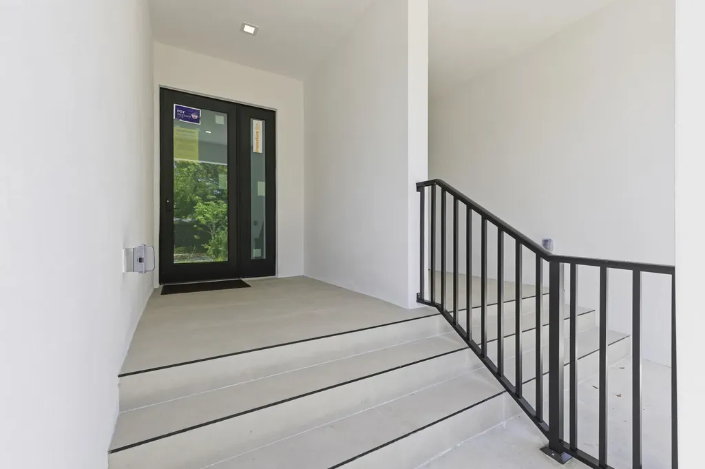 819 SW 1st Street Fort Lauderdale FL 33312