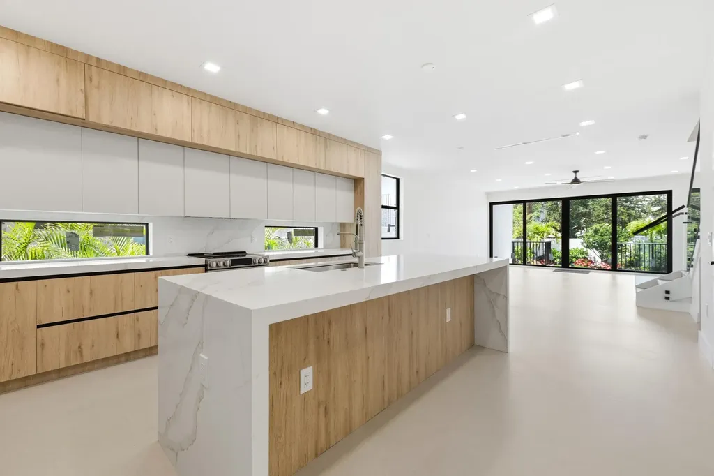 819 SW 1st Street Fort Lauderdale FL 33312