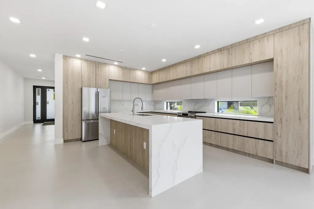 819 SW 1st Street Fort Lauderdale FL 33312