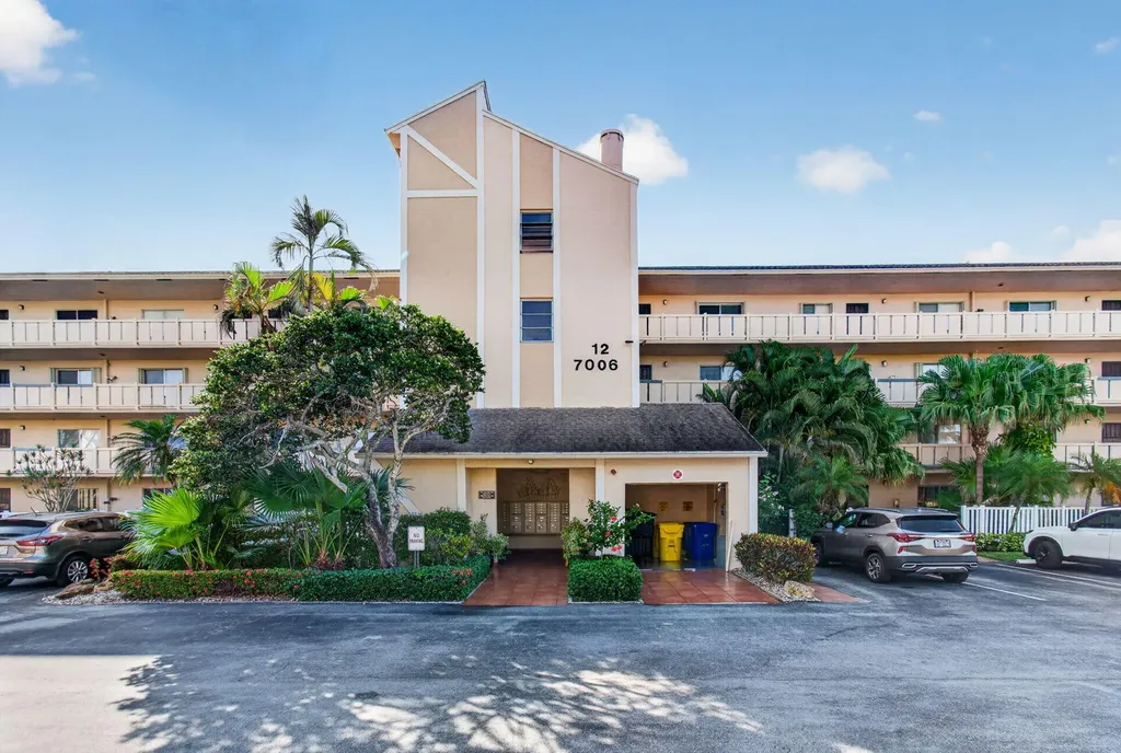 7006 Huntington Lane Delray Beach FL 33446