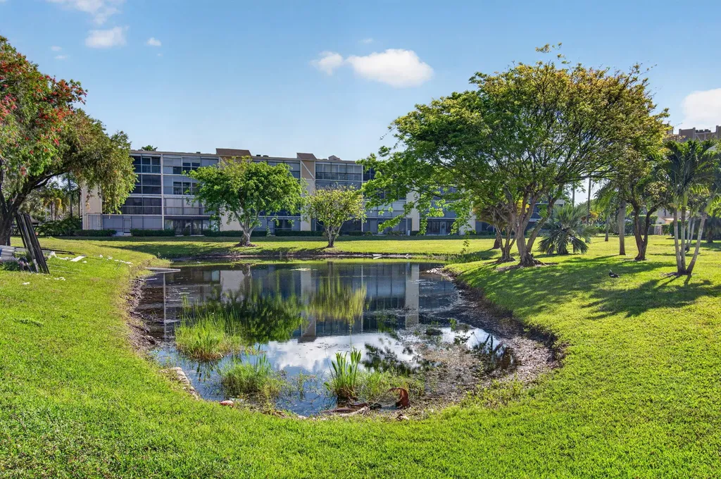 7006 Huntington Lane Delray Beach FL 33446