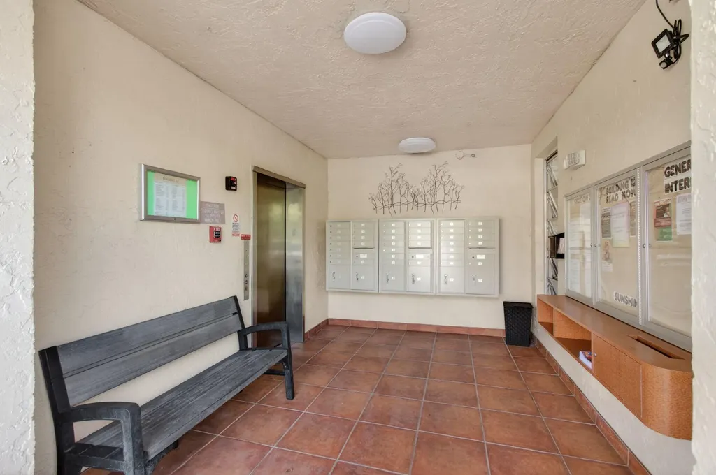 7006 Huntington Lane Delray Beach FL 33446