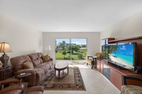 7006 Huntington Lane Delray Beach FL 33446