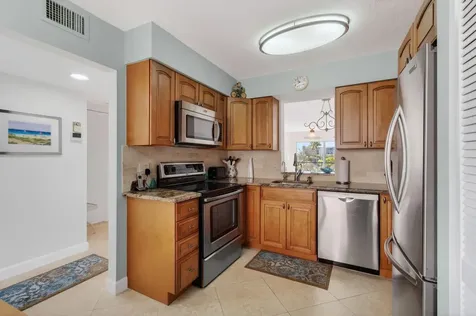 7006 Huntington Lane Delray Beach FL 33446