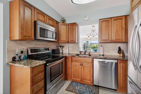 7006 Huntington Lane Delray Beach FL 33446