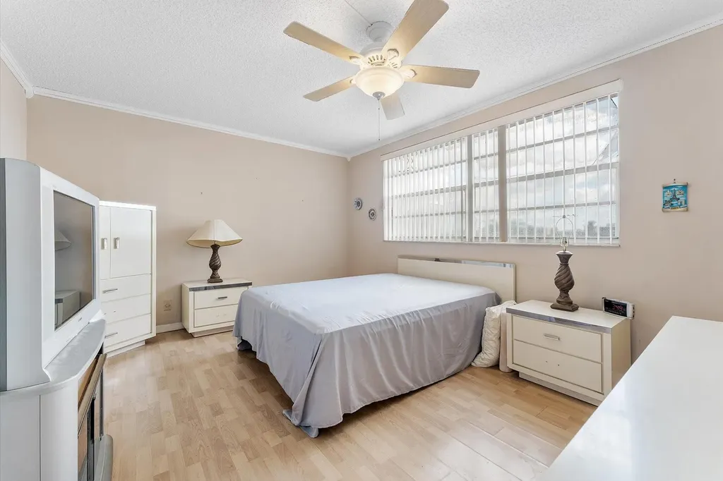 3900 NW 76th Avenue Sunrise FL 33351