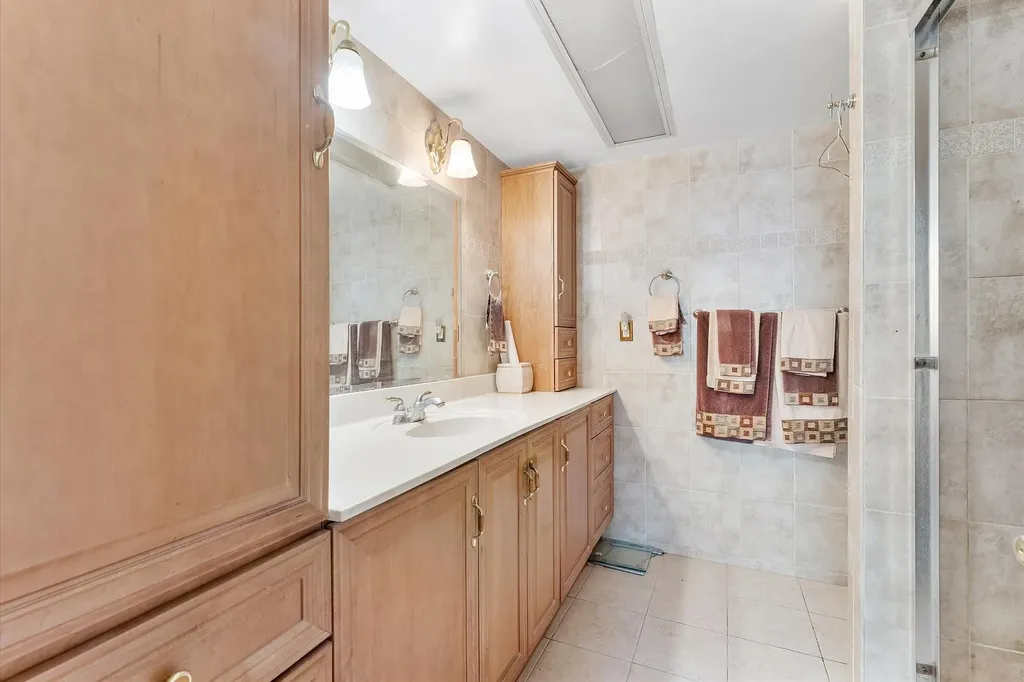 3900 NW 76th Avenue Sunrise FL 33351