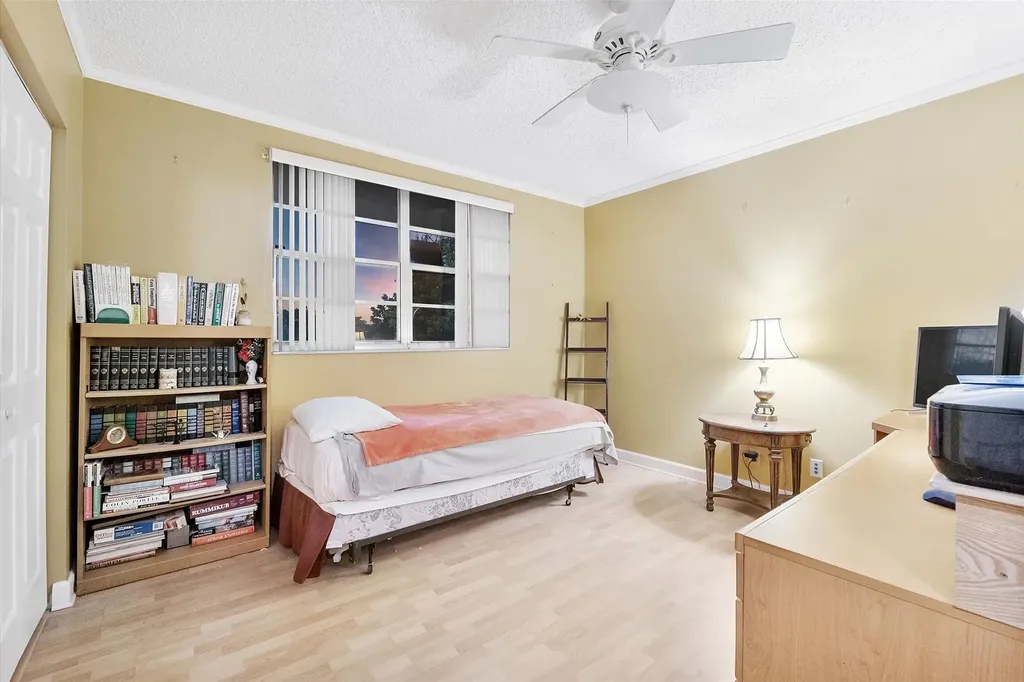 3900 NW 76th Avenue Sunrise FL 33351