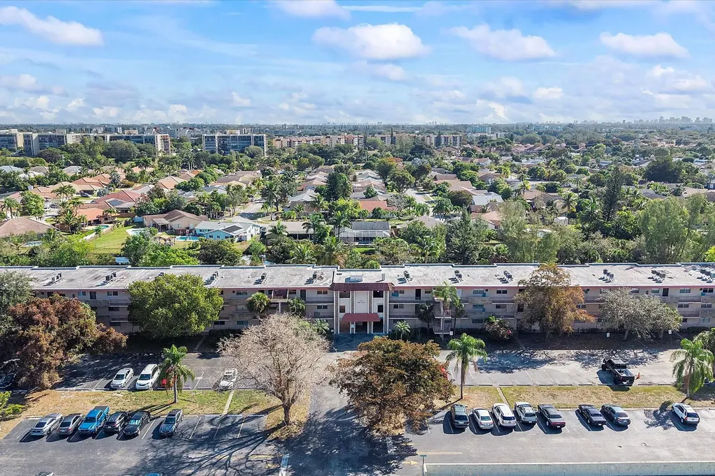 3900 NW 76th Avenue Sunrise FL 33351