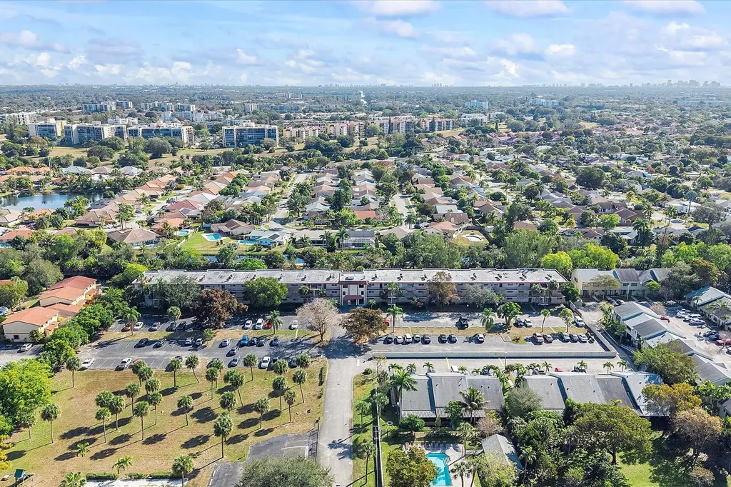 3900 NW 76th Avenue Sunrise FL 33351