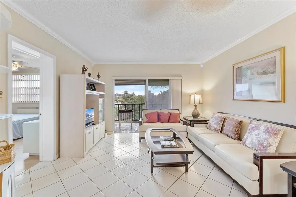 3900 NW 76th Avenue Sunrise FL 33351