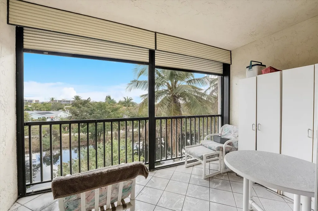 3900 NW 76th Avenue Sunrise FL 33351