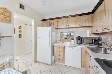 3900 NW 76th Avenue Sunrise FL 33351
