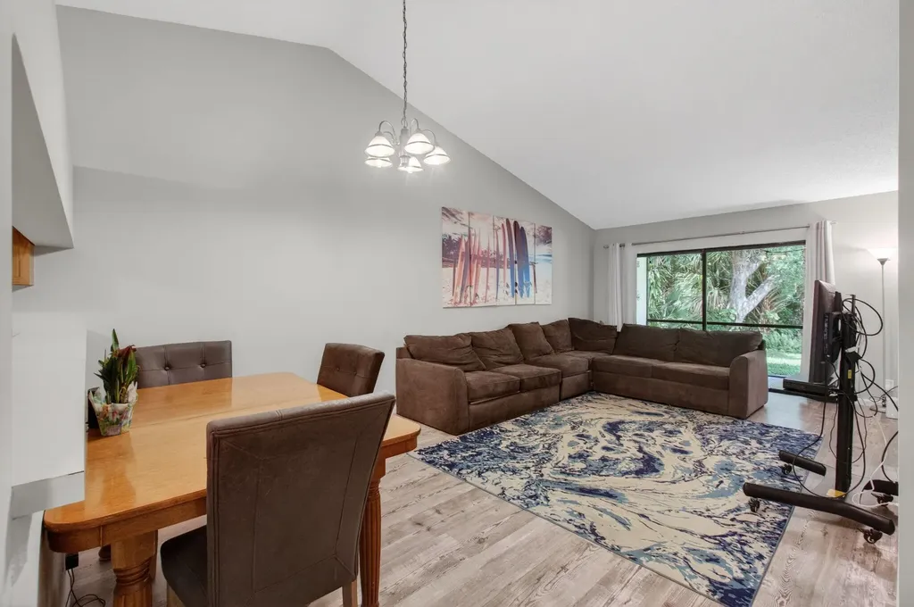 460 Hardwood Place Boca Raton FL 33431