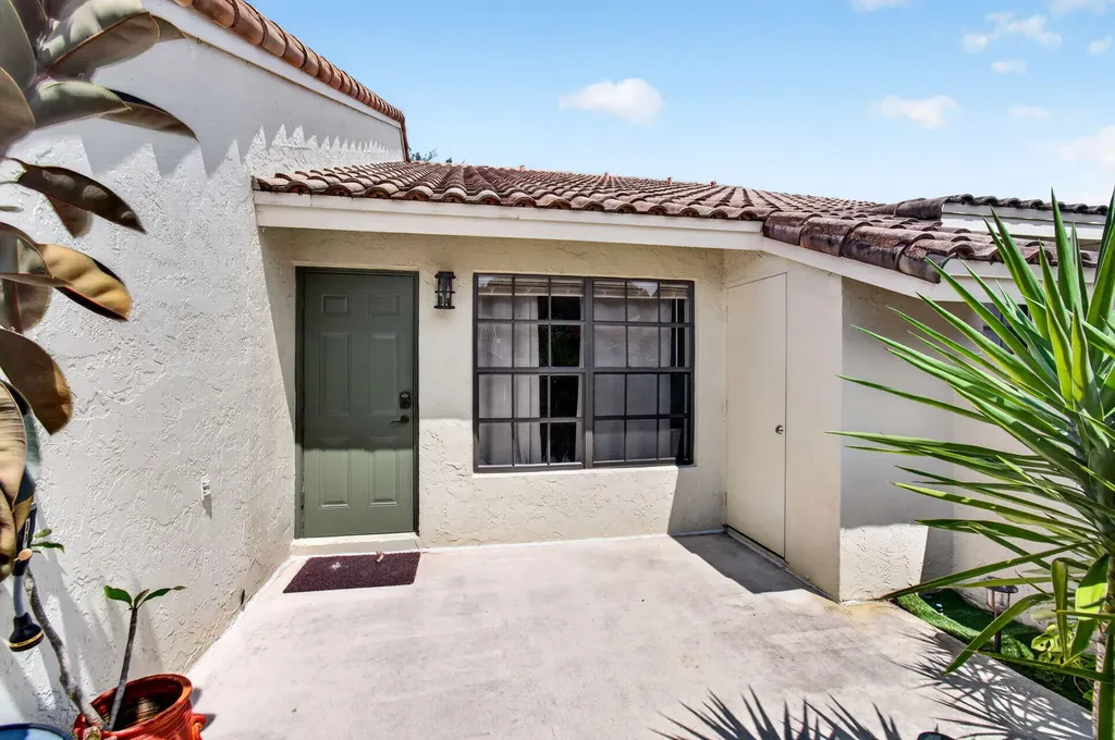 460 Hardwood Place Boca Raton FL 33431