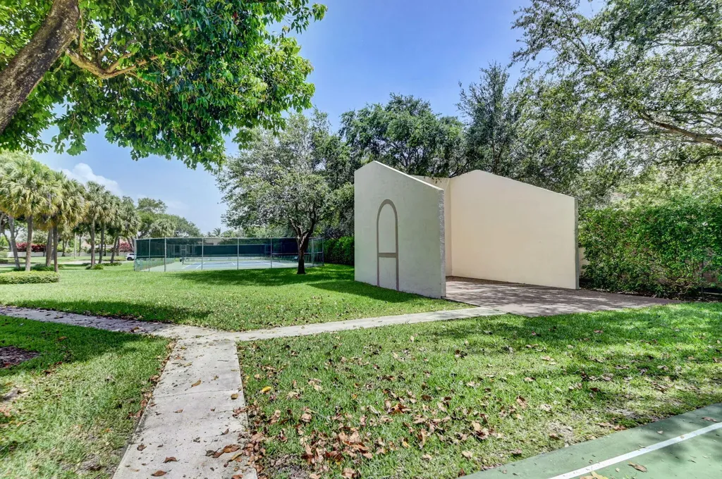 460 Hardwood Place Boca Raton FL 33431