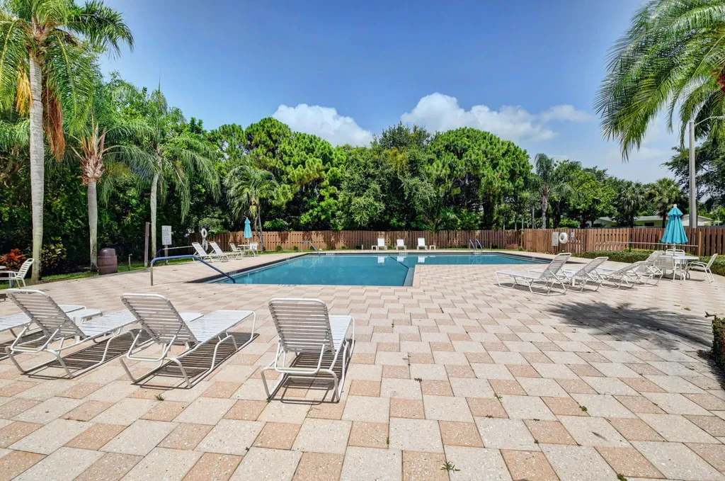 460 Hardwood Place Boca Raton FL 33431