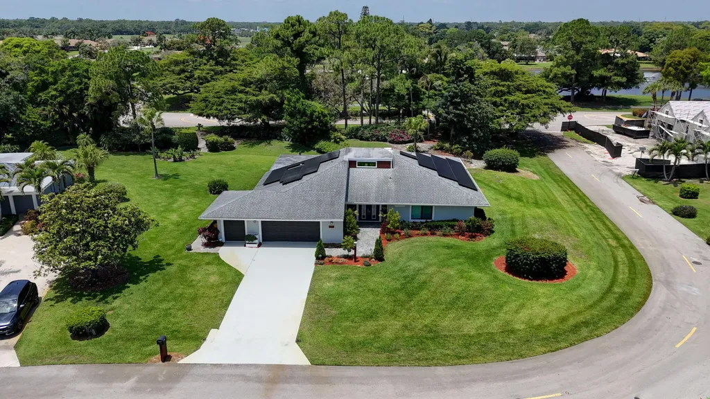13315 Saffron Circle Palm Beach Gardens FL 33418
